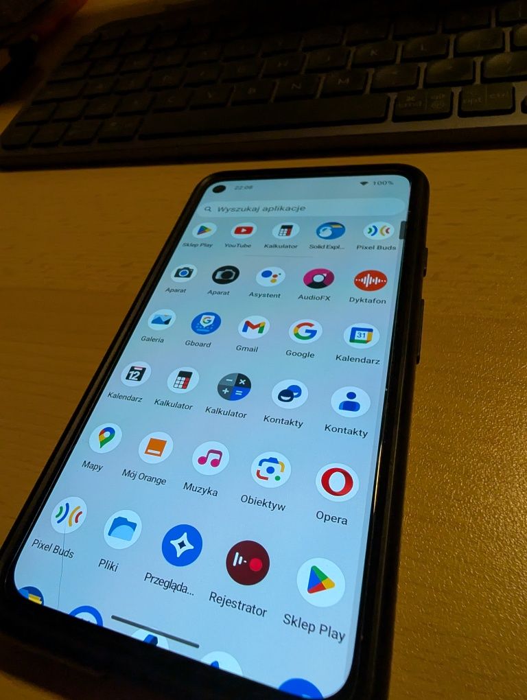 Pixel 4A 5G + Pixel Buds Pro + zestaw akcesoriów. Android 15.