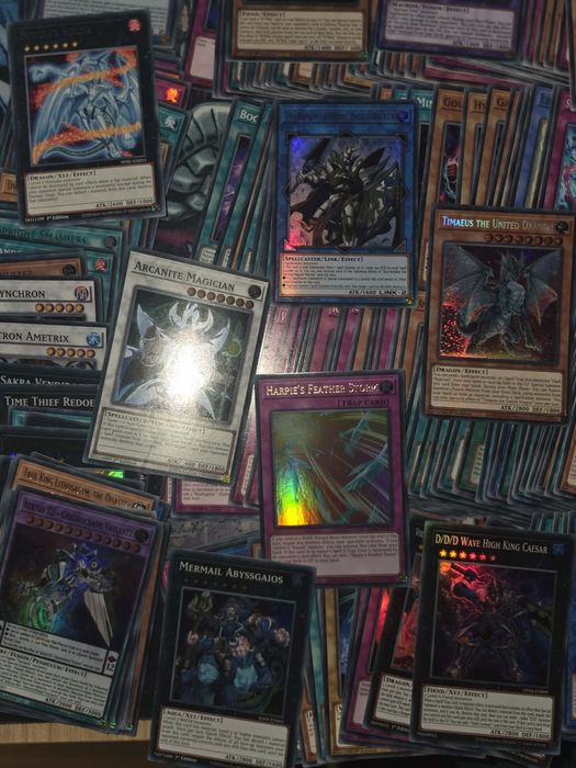 zestaw 250 niepowtarzalnych i oryginalnych kart Yu-Gi-Oh!