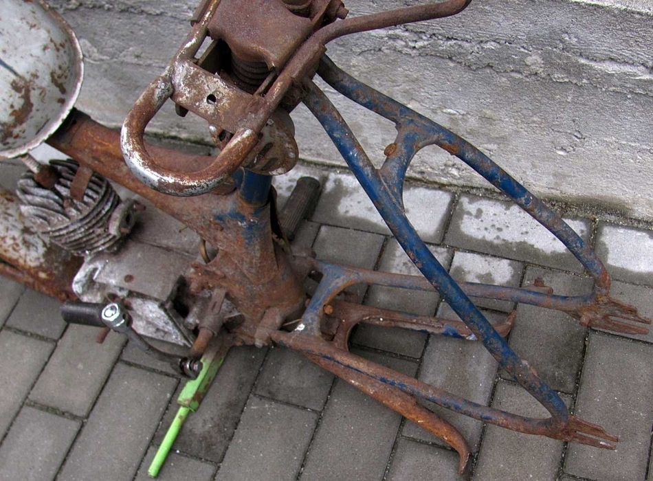 RAMA KOMAR SZTYWNIAK MR 232 - 1965 rok / Siodełko Bak Podnóżek Błotnik
