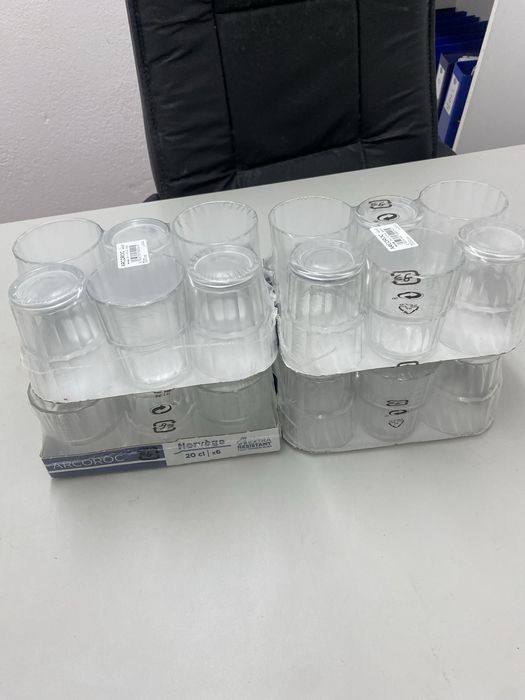 Copos Arcoroc 20 cl tenho total 24 caixas fechadas