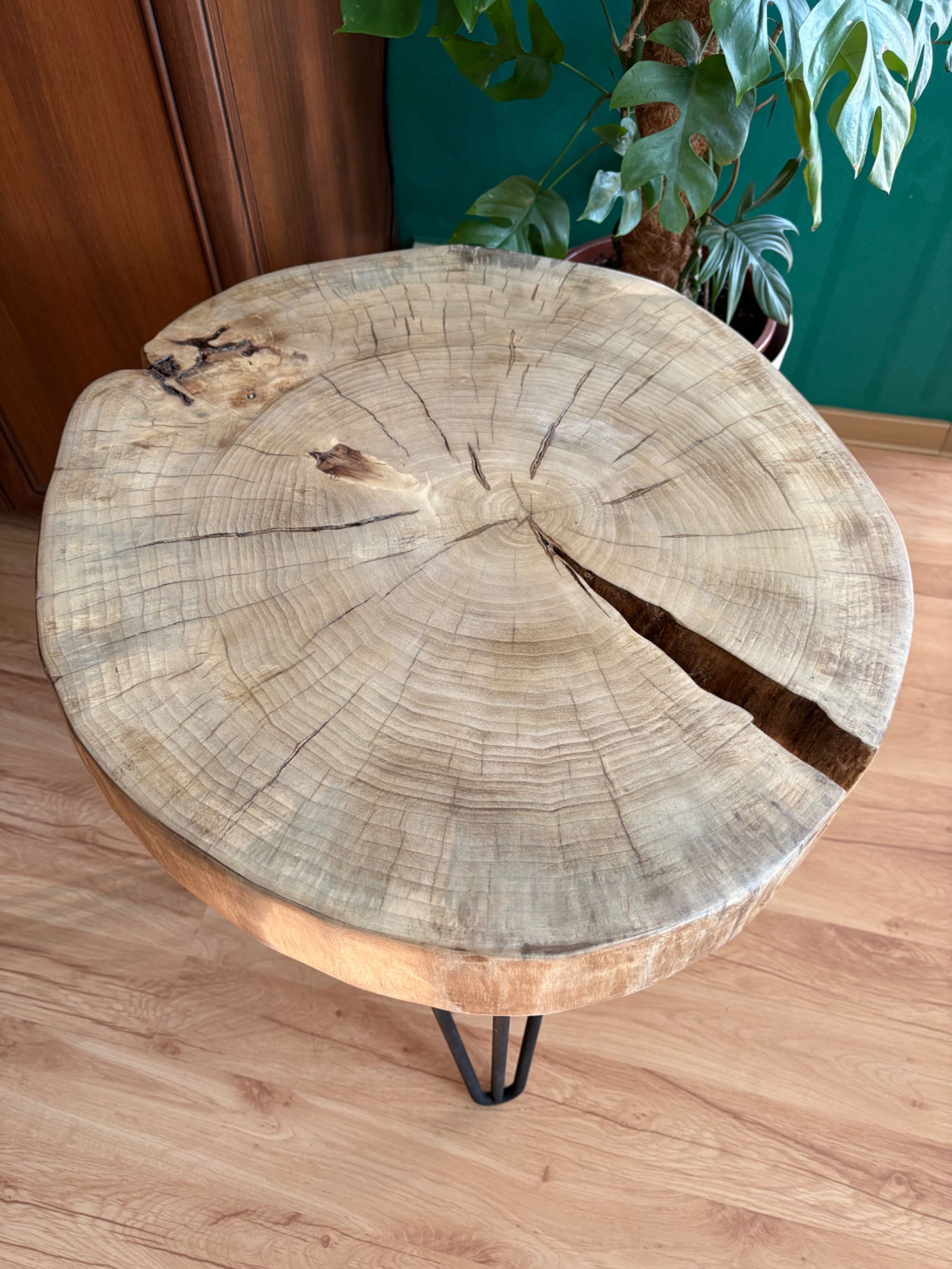 stół drewniany, stolik kawowy okrągły z naturalnego drewna handmade