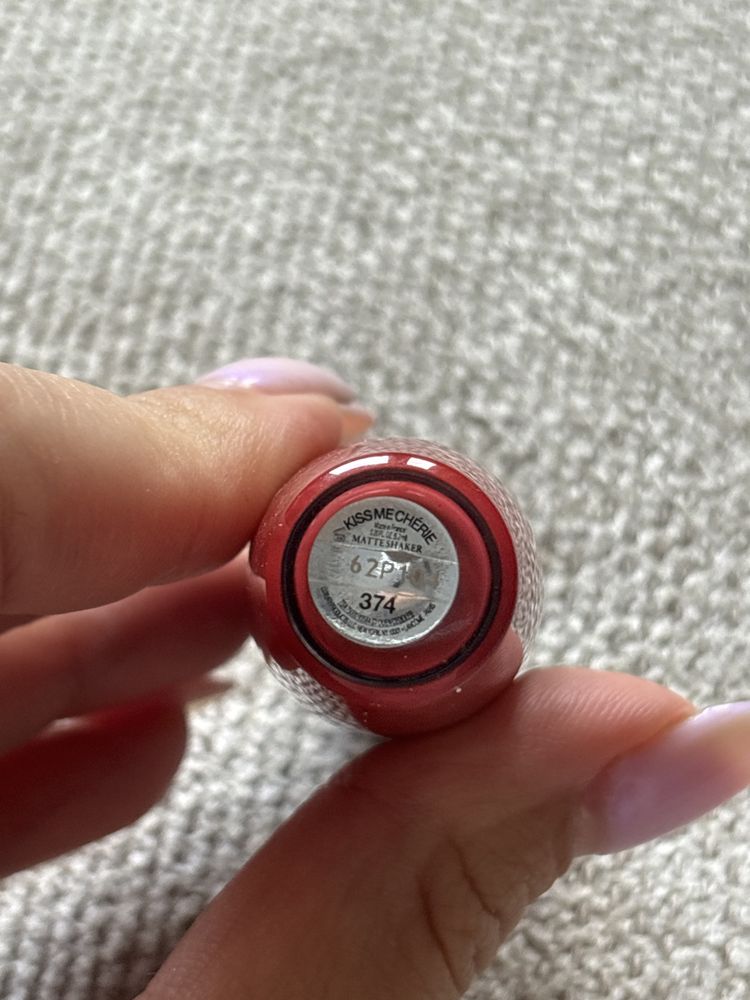 Lancome pomadka kiss me cherie czerwona 374 matte shaker