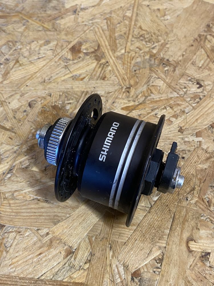 Piasta dynamo Shimano Deore XT