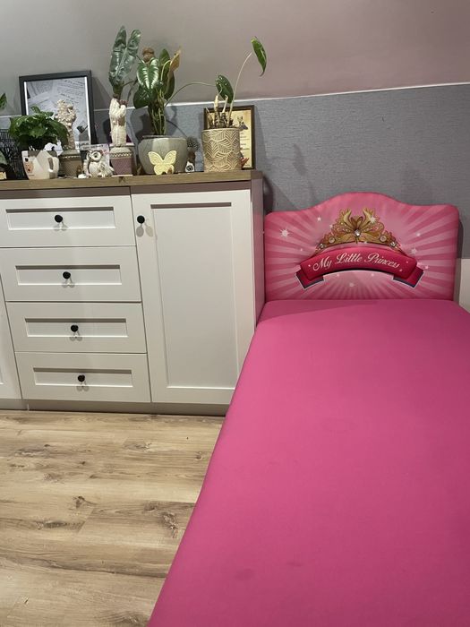 Łóżko dla dziewczynki z pojemnikiem