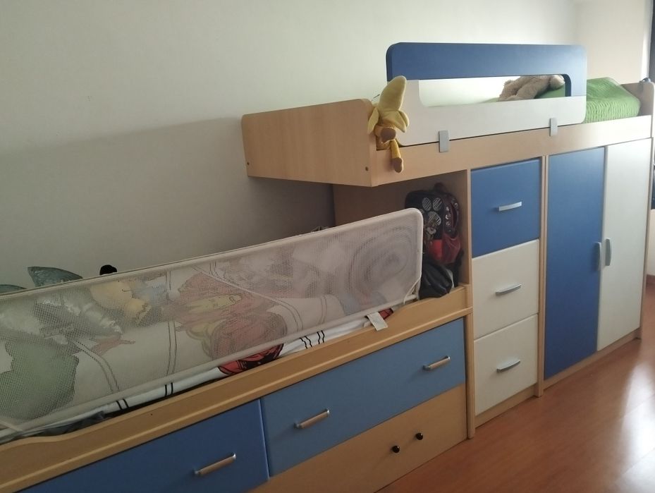 Estúdio com 3 camas e roupeiro