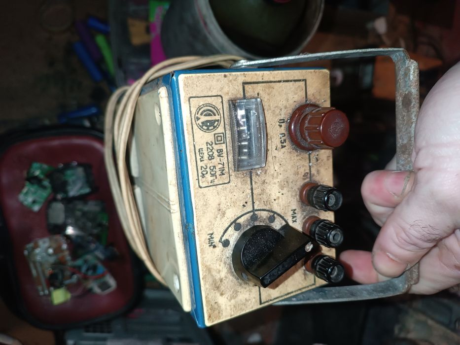 Зарядное устройство 12V!ТОРГ!