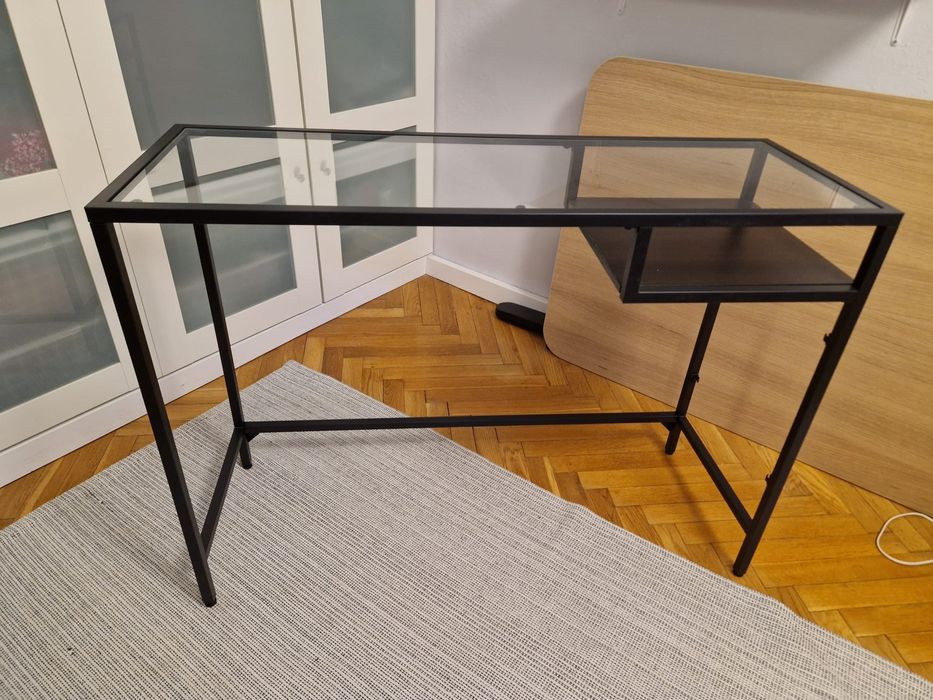 Toaletka biurko szklany blat metalowa rama