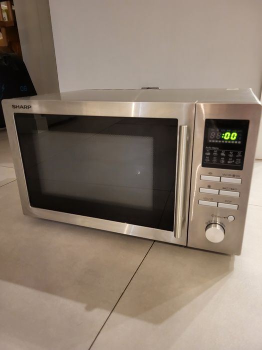 Kuchenka mikrofalowa SHARP R- 82ST