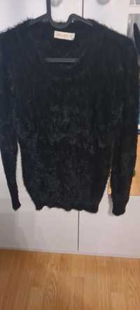 Czarny ciepły sweterek z alpaki r.s/m