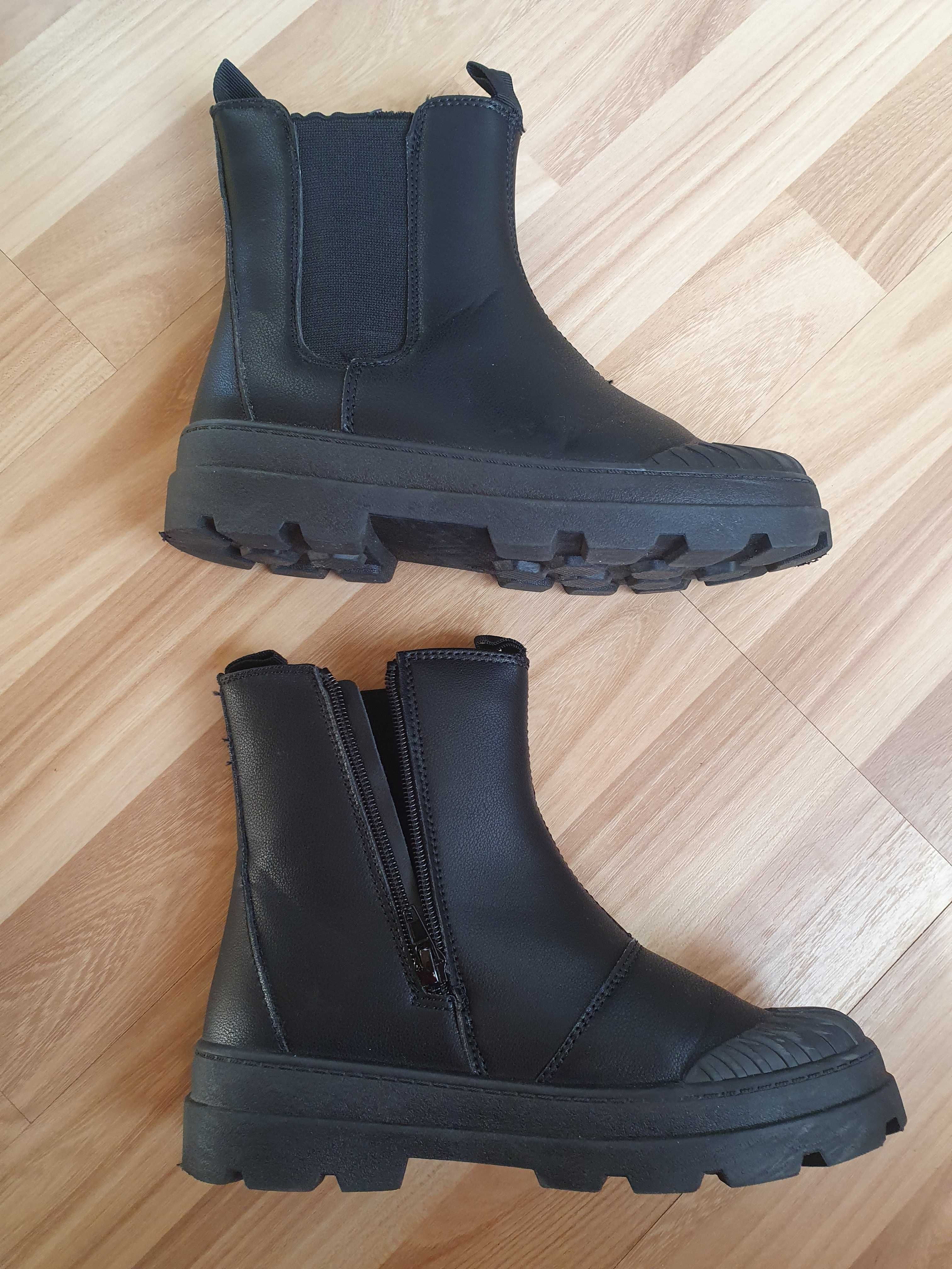 Buty / botki czarne lekko ocieplane wysokie Sinsay 34