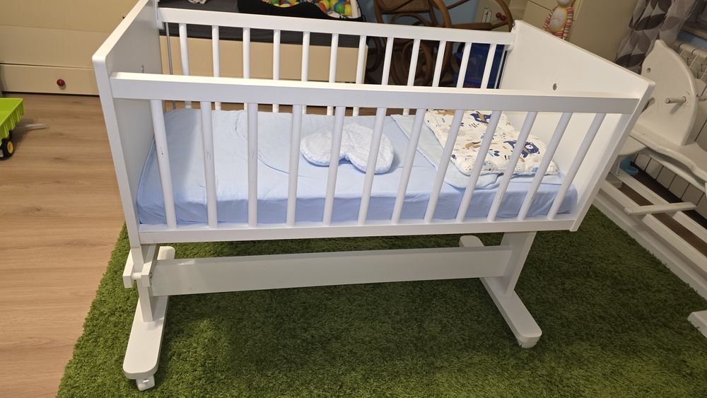 Kolyska, dostawka, łóżeczko.