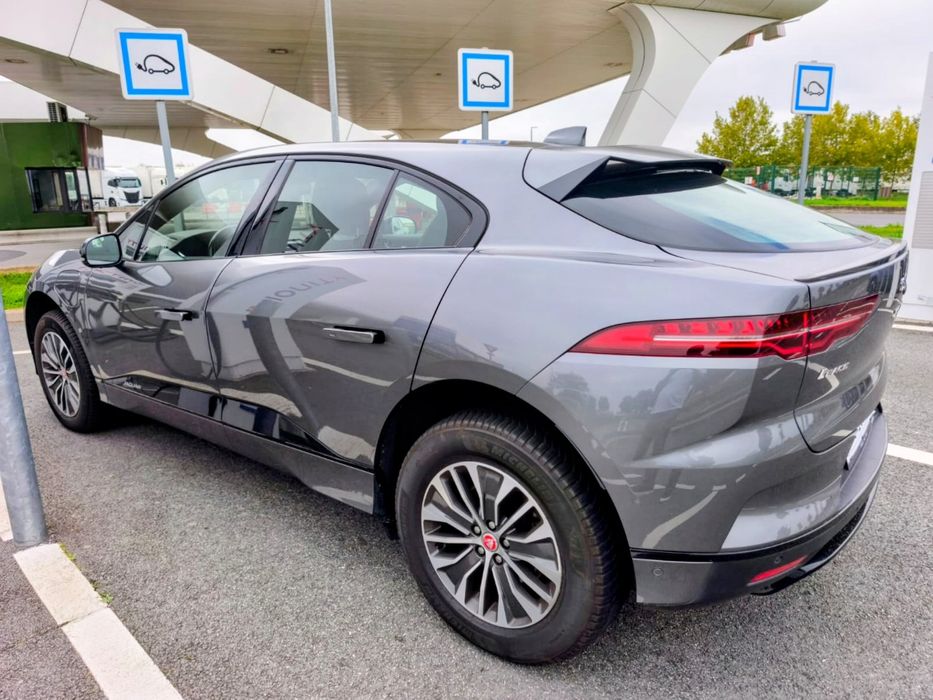 Jaguar Ipace EV400 AWD S black edition 400cvs