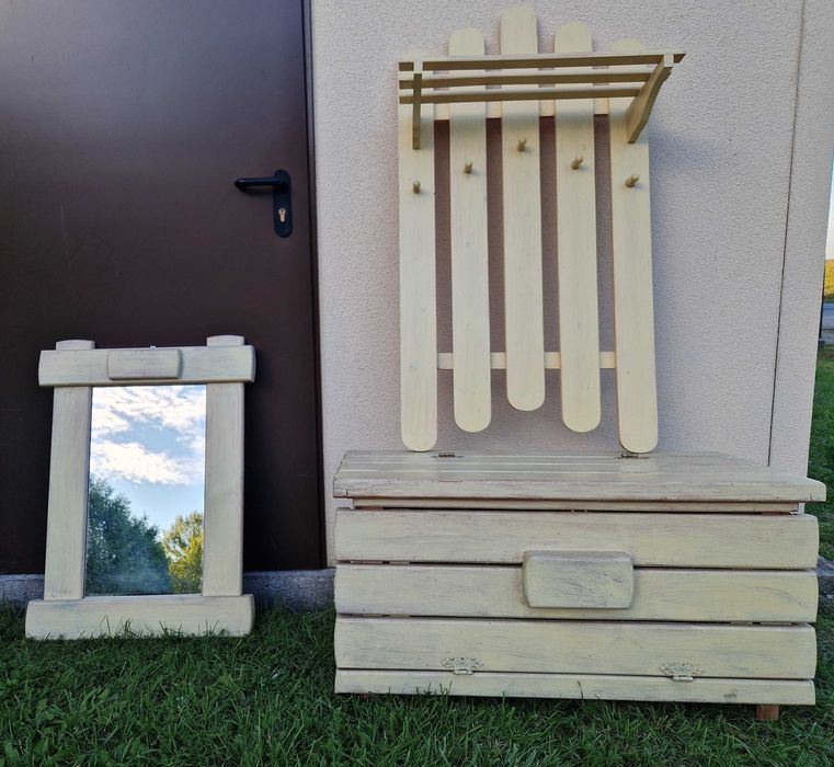 Zestaw mebli z litego drewna do przedpokoju (wiatrołapu)