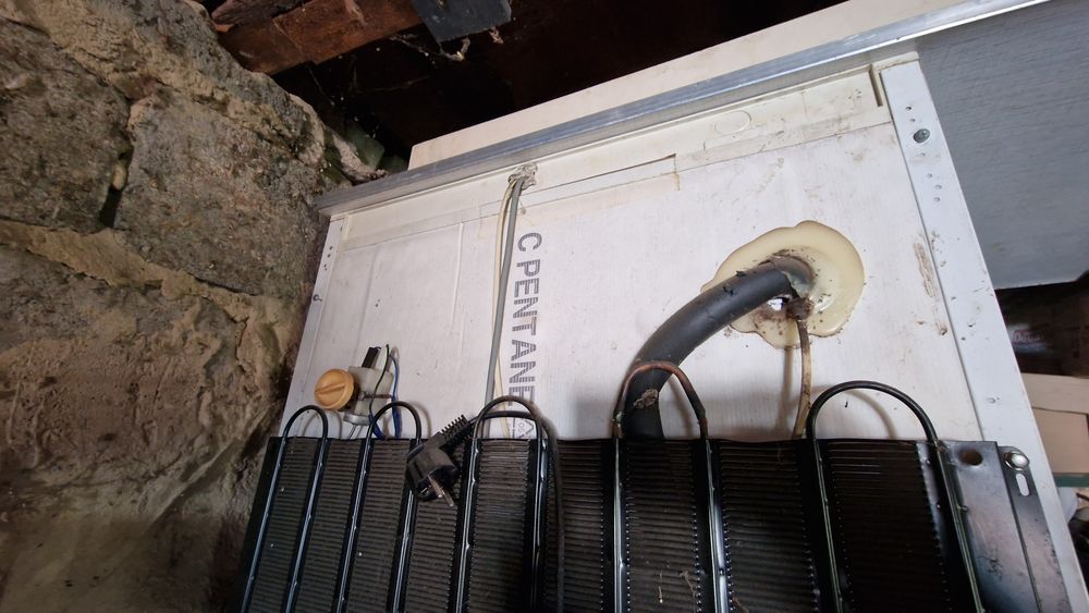 Продам морозильну камеру