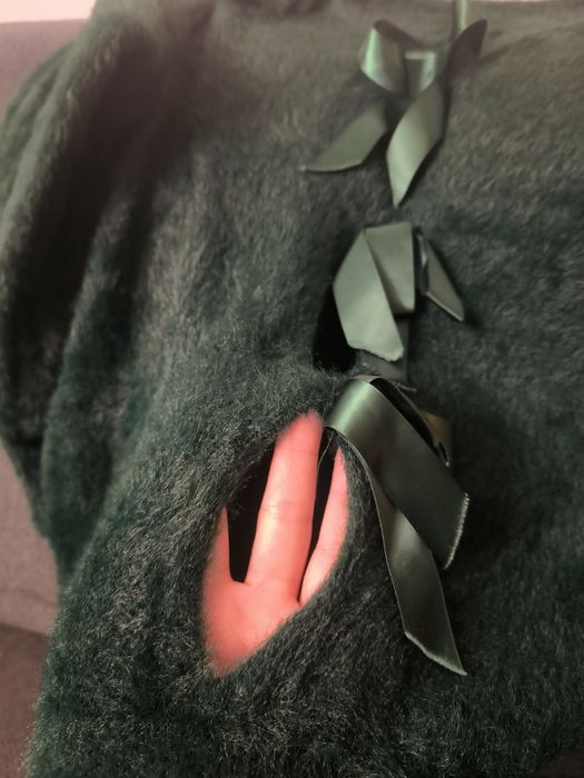 Sprzedam sweterek damski w kolorze butelkowej zieleni