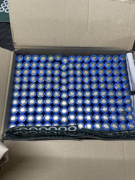 Елементи Tesla 21700 Нікелевий плюс Акамуляторні батареї батарейки