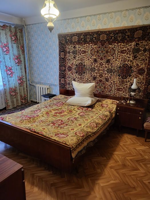 Продам 2 кімн. квартиру вул. Алішера Навої