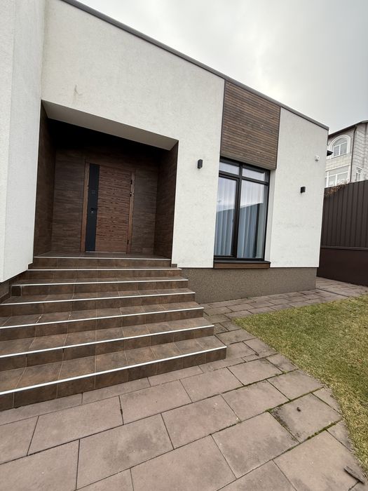 Будинок з газом в Стоянці! Закрите котеджне містечко з озером!