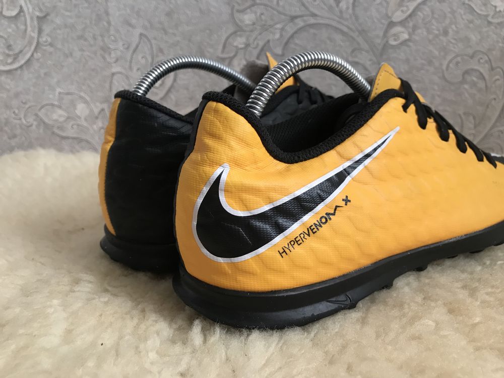 Как новые, сороконожки, футзалки Nike Hypervenom 41 40,5 40 26 25,5