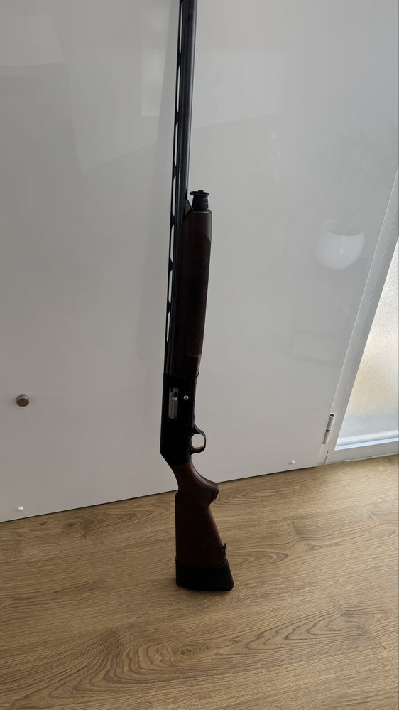Duas armas de caca + armario