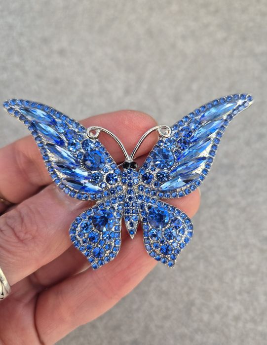 Broszka motyl niebieski