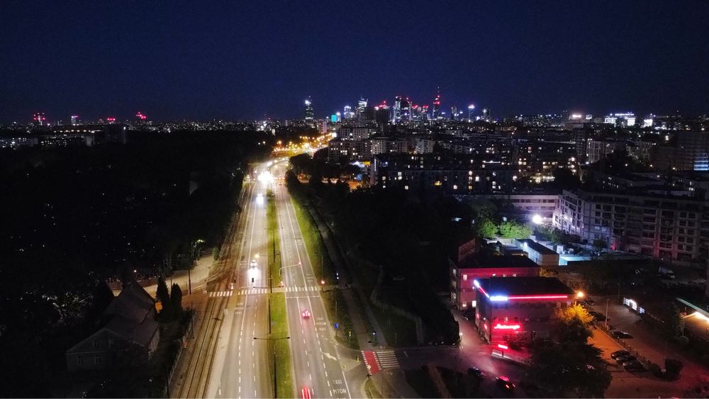 Uslugi dronem, zdjęcia, filmy do prezentacji m.in. nieruchomości. Dron
