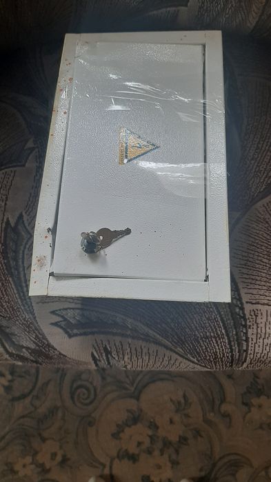 Продам Ящик електричний б/в