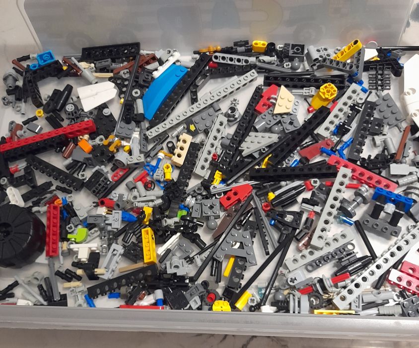 Lego technic, оригінал. Вага 3,15 кг. 700 грн за 1 кг