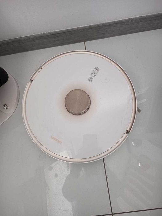 odkurzacz z funkcją mopowania oraz stacja dokującą, 
 filtry