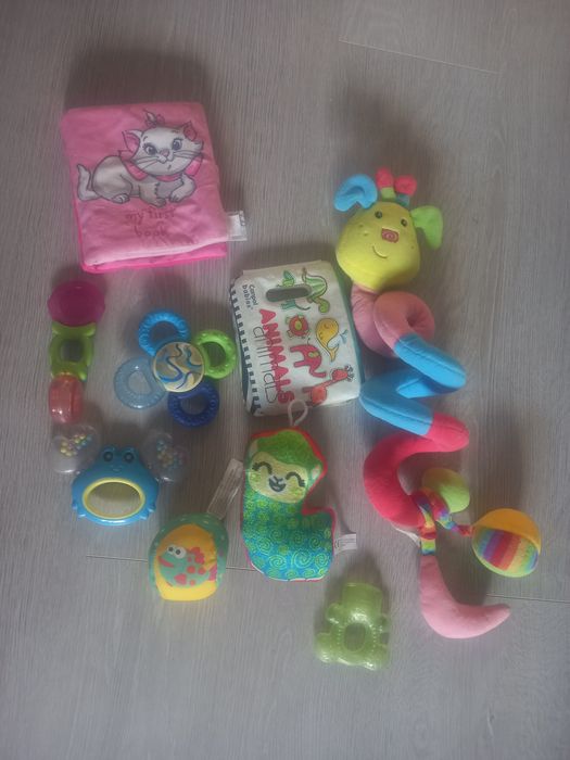 Zabawki dla niemowlaka 9 szt