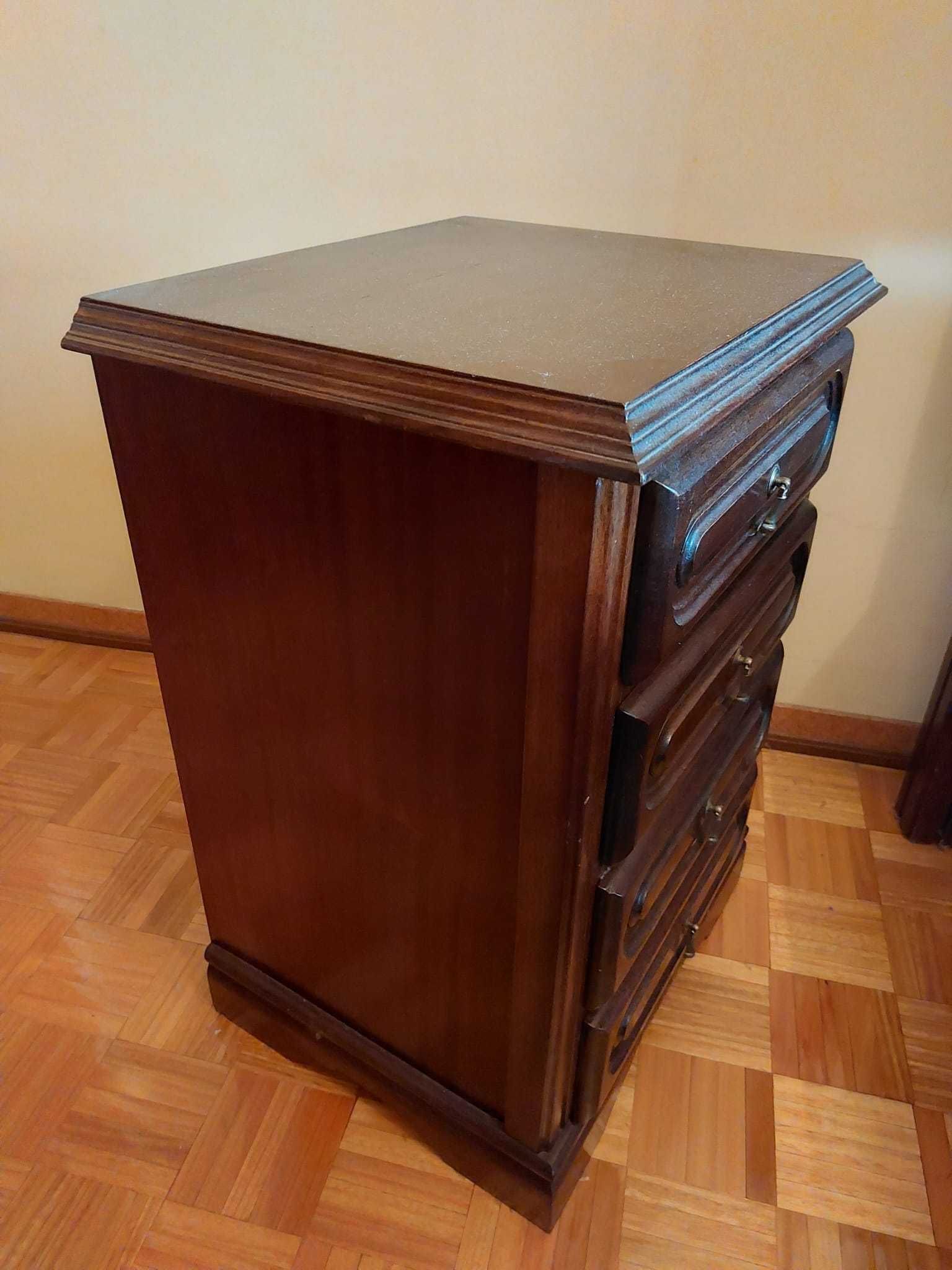 Mobiliário Quarto Duplo (Cama Individual + Mesinha Cabeceira + Cómoda)