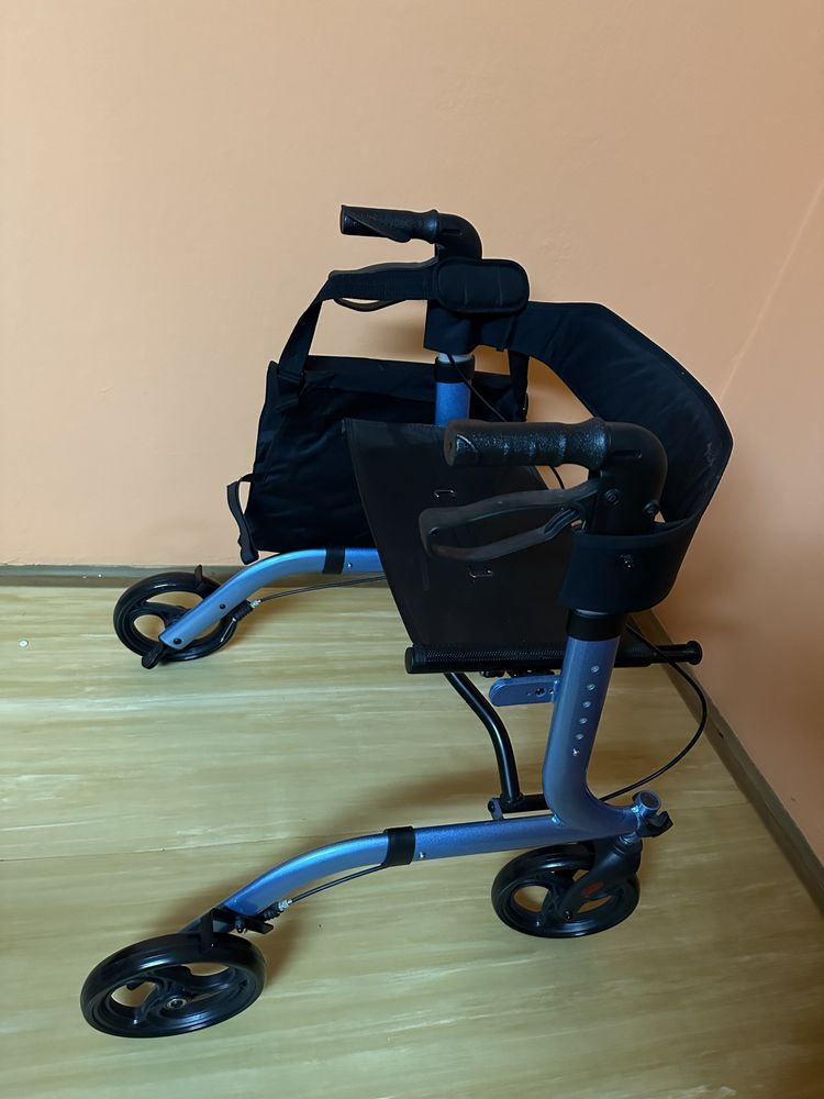 Chodzik balkonik czterokołowy z torbą