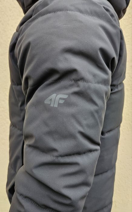 4F чоловіча зимова куртка