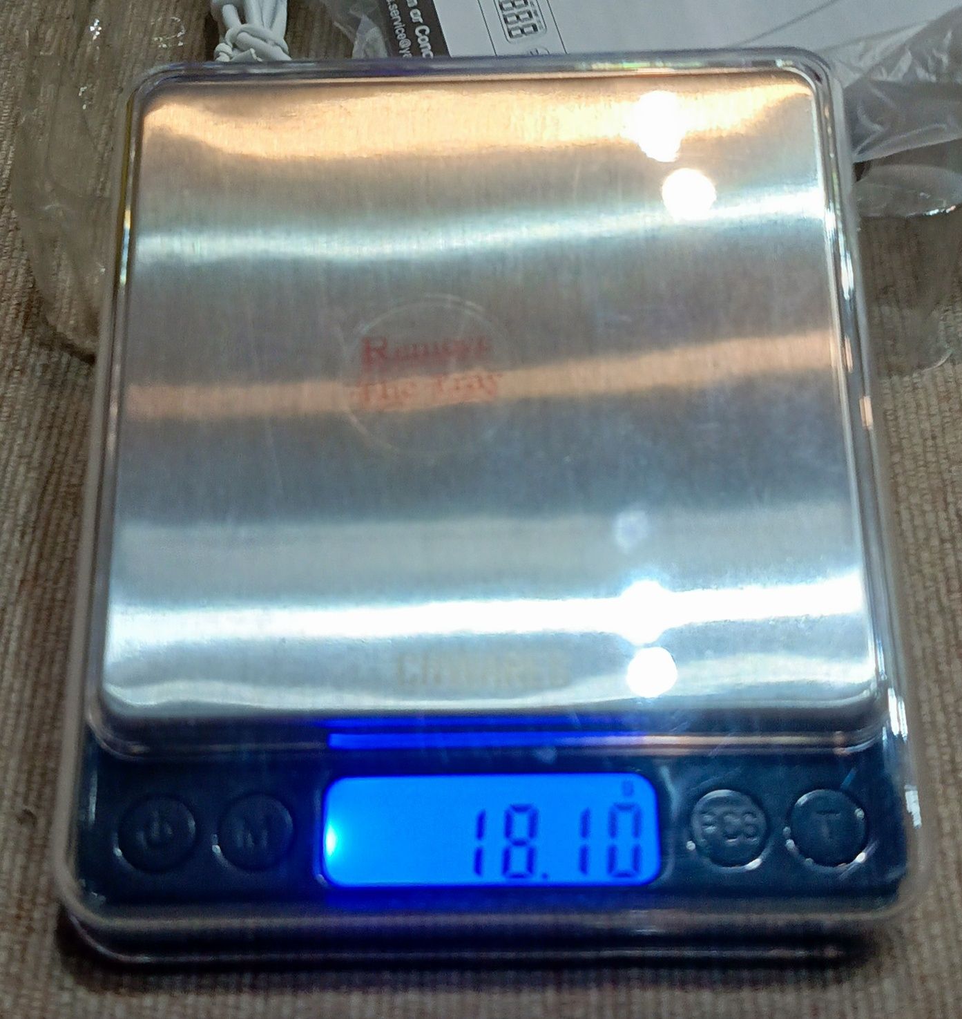 Chwares I2000 ładowana przez usb waga cyfrowa.