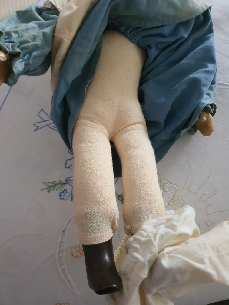 Stara  lalka porcelanowa  kolekcjonerska  do kolekcji
