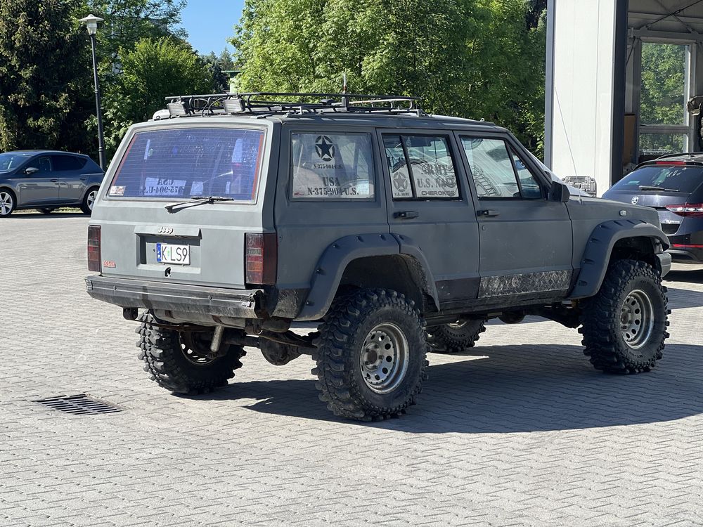 Jeep Cherokee XJ 4.0 - nowe części, nowa wyciągarka