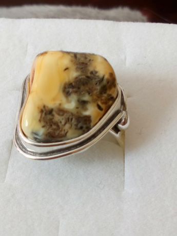 Srebrny pierścionek z bursztynem bałtyckim rozmiar 15