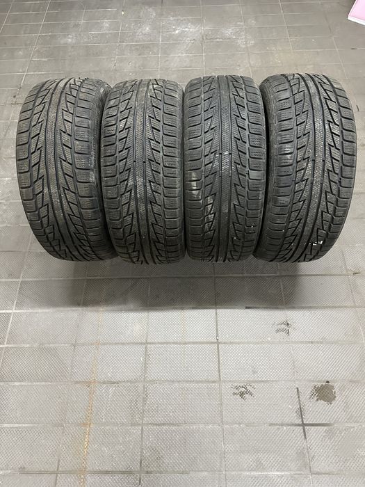 Opony zimowe 215/45 R16