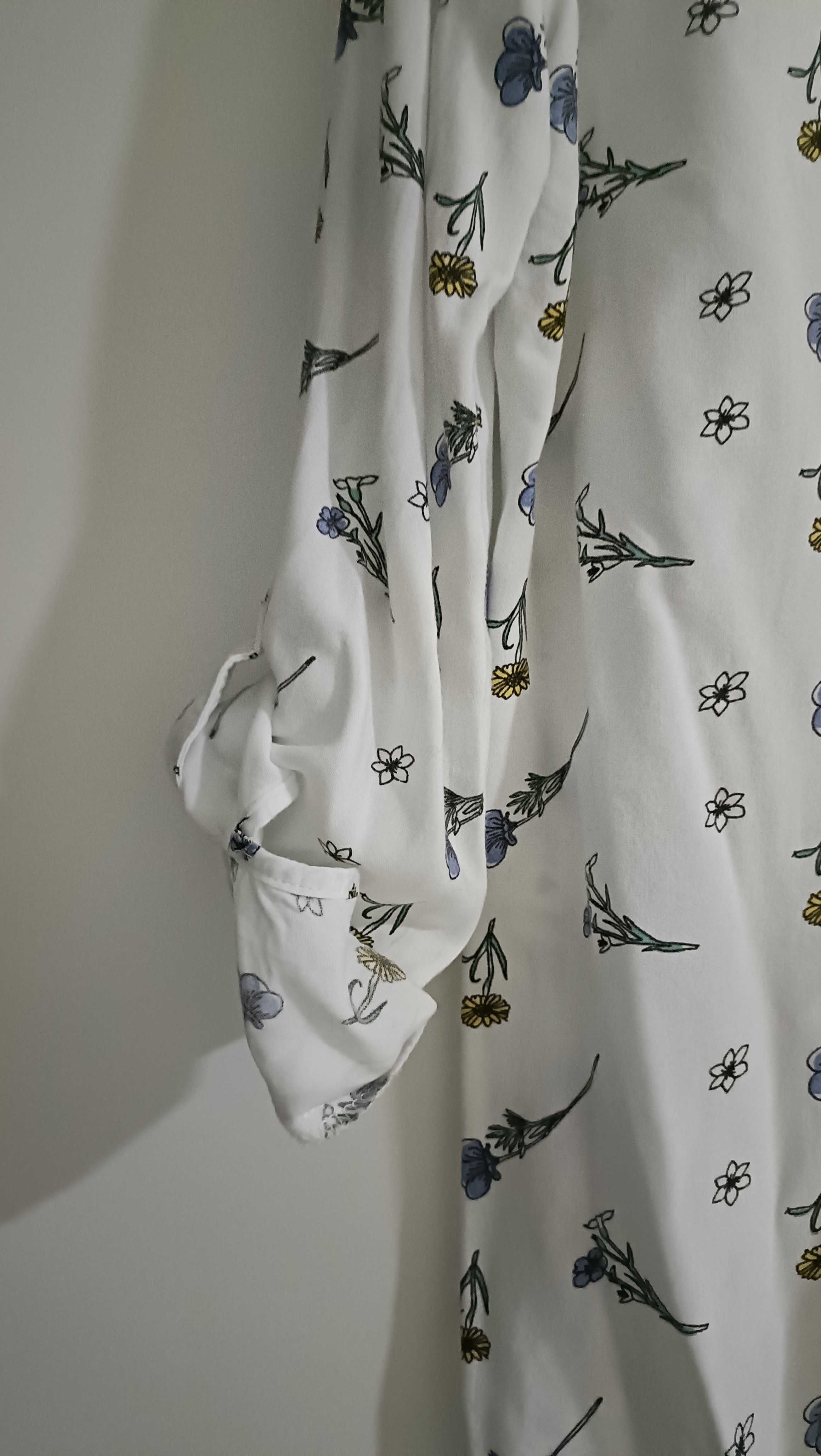 Camisa Branca com Flores