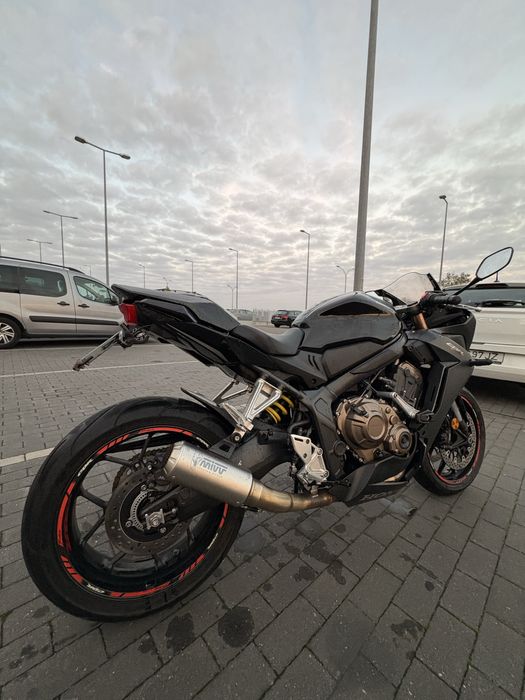 Cbr 650r 35kw (livrete)
