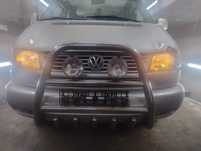 vw t4 ororwania przednie z halogenami