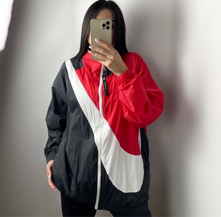 Вітровка nike swoosh oversize оверсайз куртка вітрівка біг свуш чорна