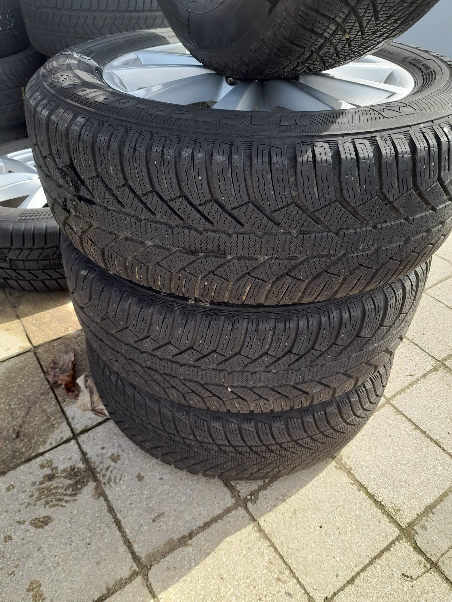 Koła zimowe Ford volvo 5x108  215 60 r16