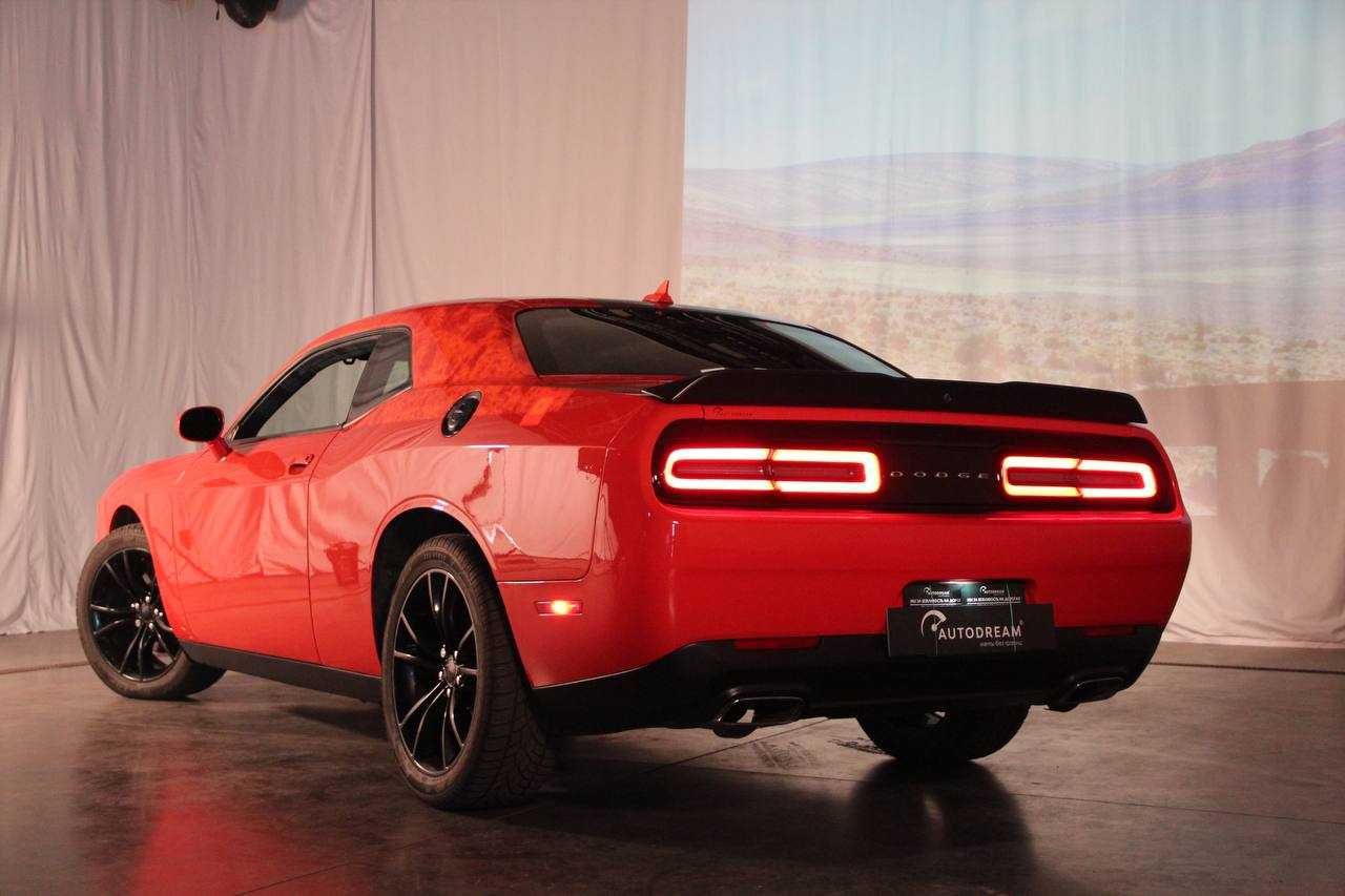 Dodge Challenger SXT PLUS 2016