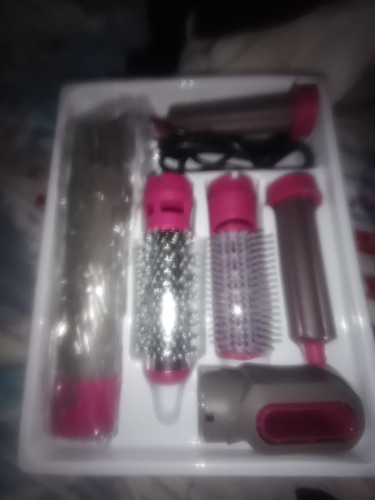 Продам не дорого новый фен 5 в 1.