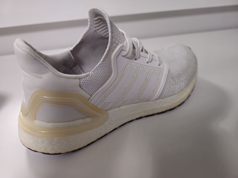 Sapatilhas adidas ultraboost brancas