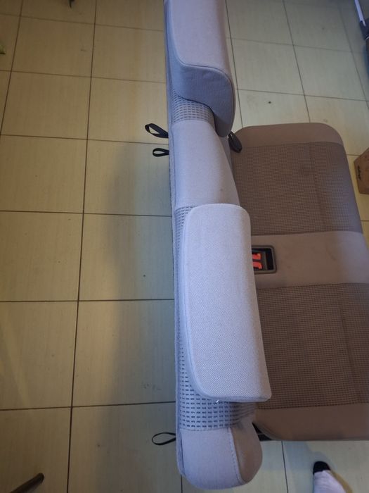 Kanapa tylnia, dwa miejsca dodatkowe z volzwagen caddy 2 2005