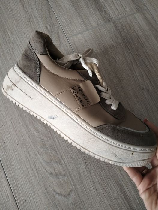 Продам кросівки стан нових