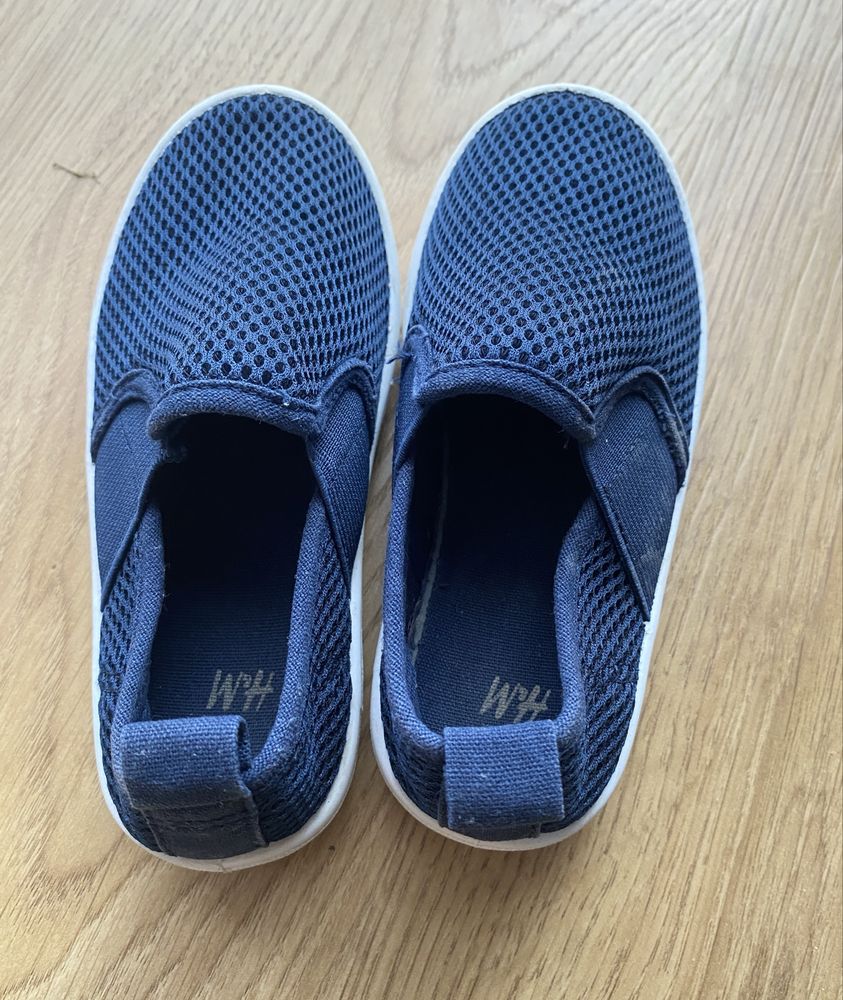 Buty tranpki H&M 27