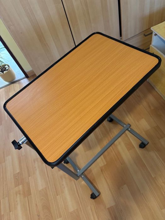 Cama articulada elétrica com colchão + mesa com rodas